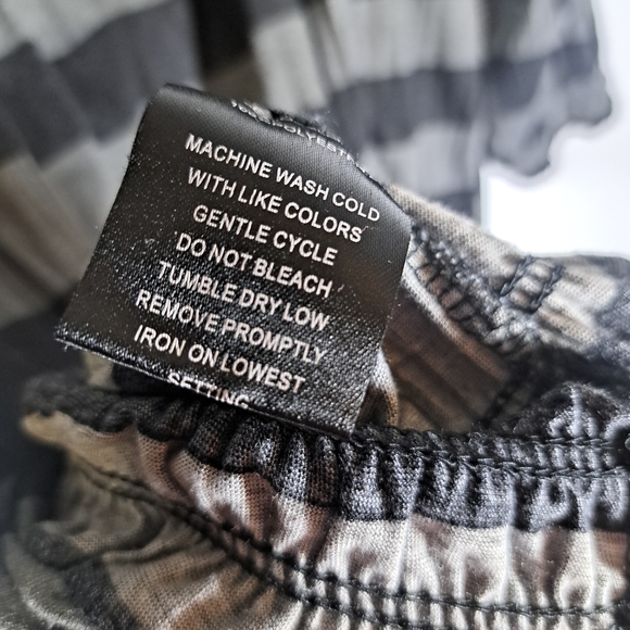 Majora Black and Grey Off the Shoulder Striped 3/4 Sleeve Size Large Top - Picture 8 of 9